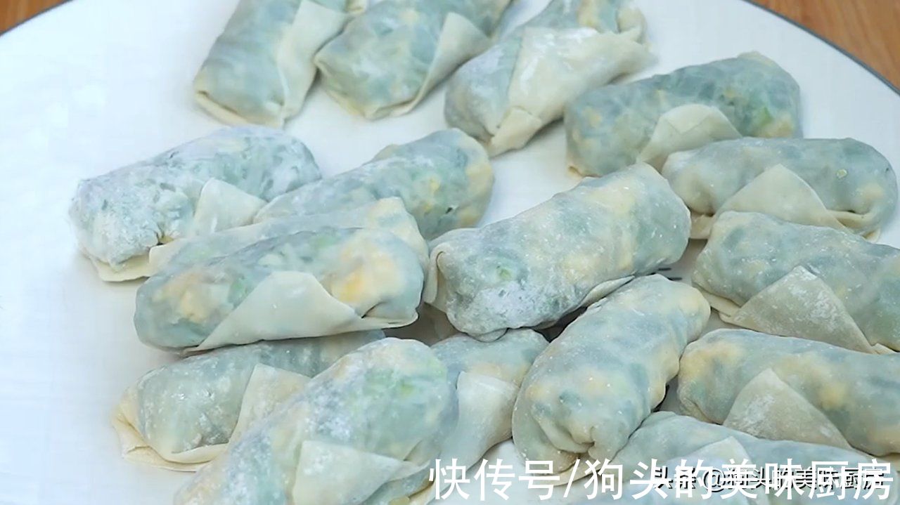 懒人早餐我就服这个做法，不揉不擀面，几分钟做一锅，酥脆鲜香