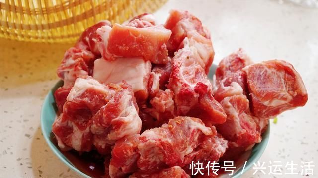 不管在冰箱冻了多久的肉，只要滴上几滴它，五分钟快速解冻去腥