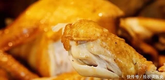 蒸鸡|荷叶蒸鸡,鸡肉软糯入味,荷香扑鼻,直接用手撕着吃真的大快朵颐