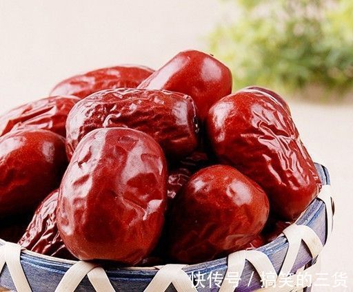 睡眠|红枣和它一起泡,睡眠好了,皱纹少了,色斑淡了,皮肤也健康