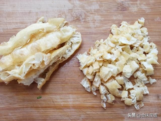 搅拌均匀|韭菜怎么搭配才好吃？分享5种不同的做法，鲜香又美味，老少皆宜