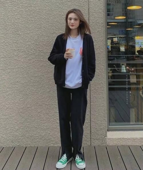 开春建议多穿牛仔裤，时尚百搭还减龄，挑选和搭配法则为你奉上