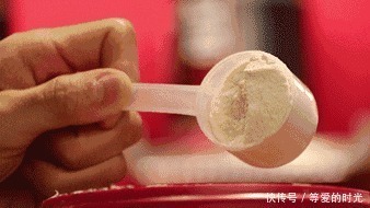 训练|一点健身基础都没有的普通人，如何用最短时间练成肌肉男