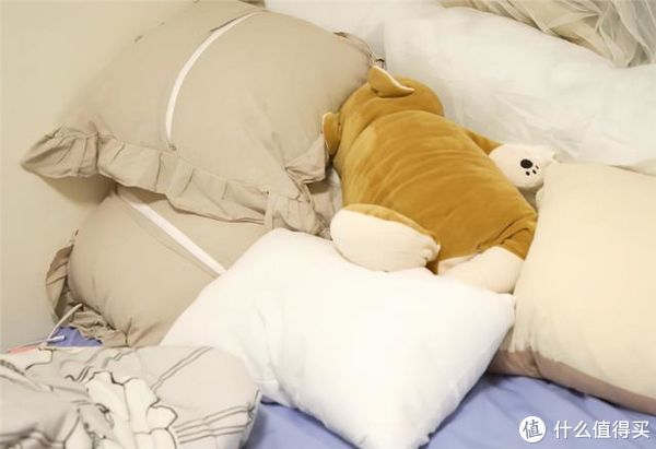 屋子|生活艺术家 篇三十二:买不起房的香港夫妻,住在9㎡的小屋里,他们却说:住出了幸福感