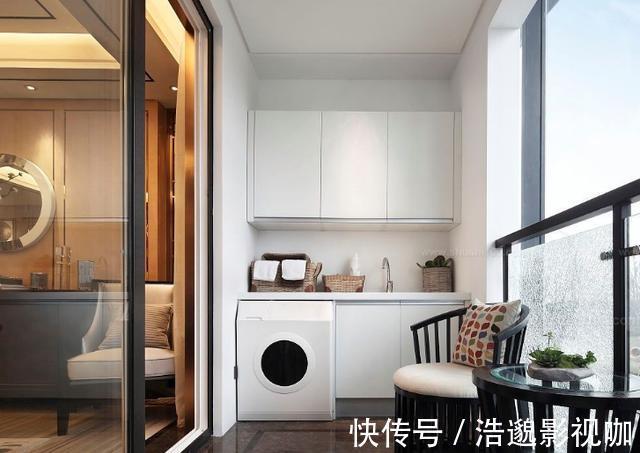阳台上|卫生间里可别放洗衣机,危险还占地,如今都流行放这里