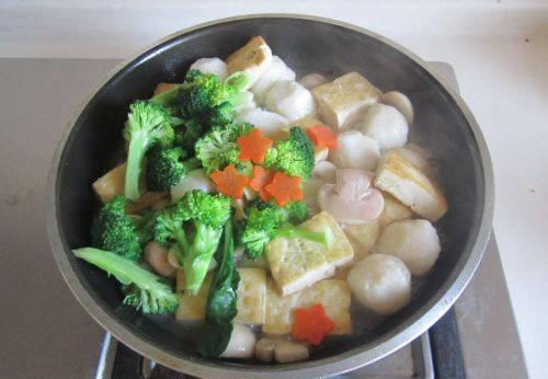 香菇|婆婆来城里，我做一桌子菜招待，婆婆你自己吃吧，我们去酒店