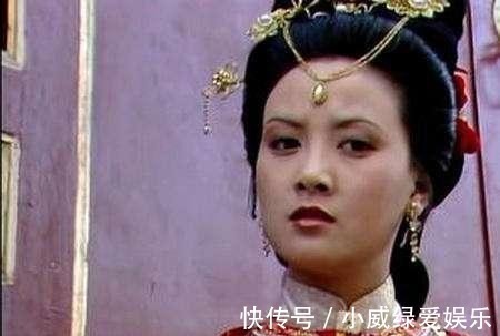 凤姐!贾母教训王夫人,凤姐为何一言不发:她心里恨极了姑姑