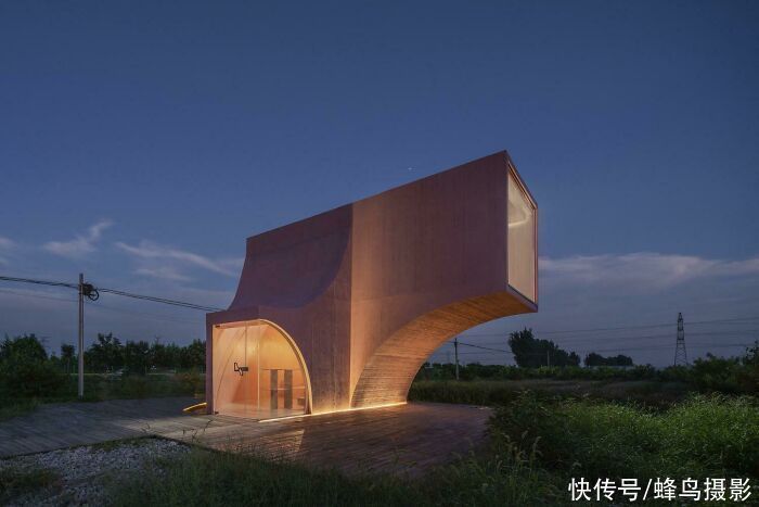 迪斯尼!65个活久未见的设计,一战纪念碑是一家人的“合影”,但缺一个人