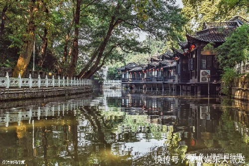 瘦西湖景区|最低调的江南美女，是扬州瘦西湖“船娘”，她们不仅仅会摇橹船