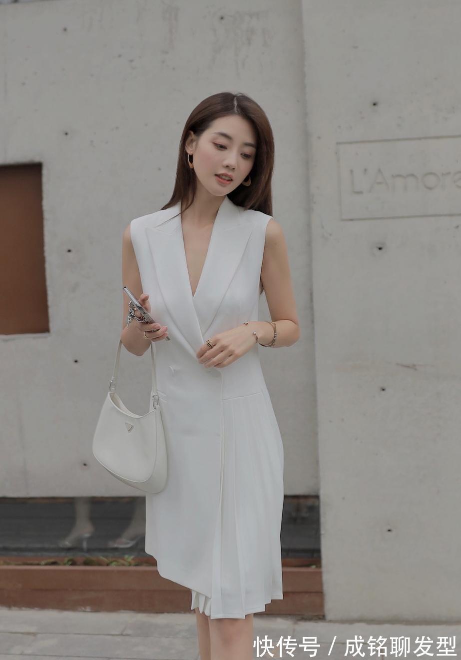 深色|上班族要美得高级,记住“连衣裙+尖头鞋”搭配公式,优雅又得体