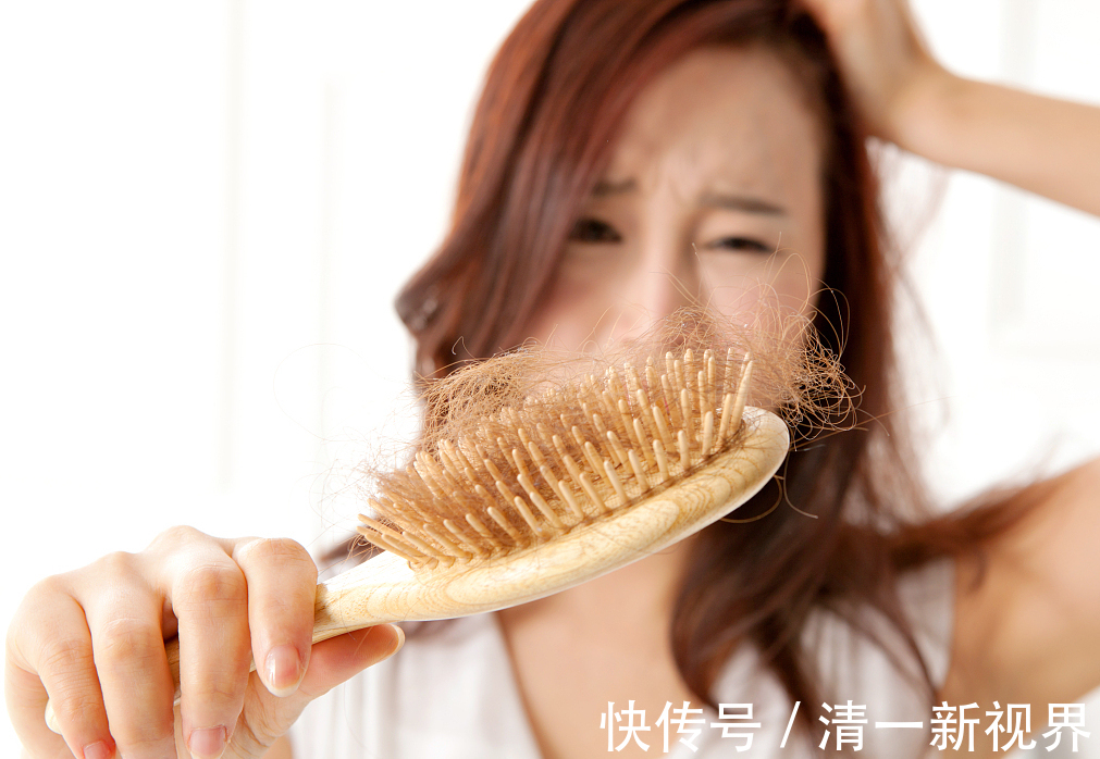 女性|女性开始衰老时，3处会“变大”，2处会“变少”，没有那么恭喜