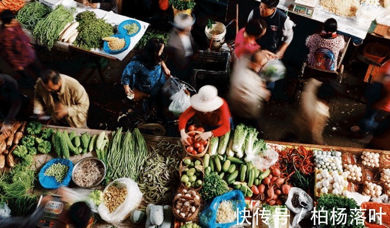 服务员|你是选择市场买菜，还是网上买菜