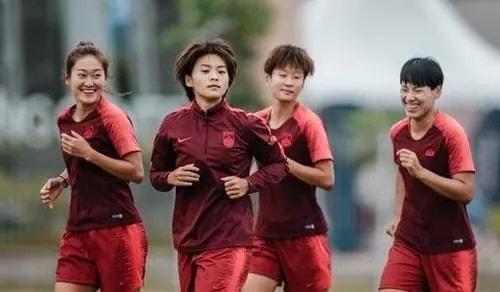 fif深夜0点,中国女足传来好消息:王霜做出难得决定,球迷齐声点赞