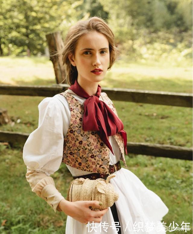 气质|今冬别穿一身黑了!小个子这样穿才气质高级