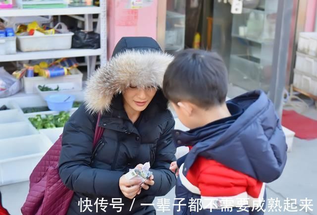 金钱|“爸爸,棒棒糖好贵”,以工换酬教育半个月,孩子表现有点极端了