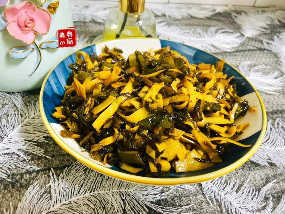 两种食材，简单搭配一下，超好吃的下饭菜就安排上了