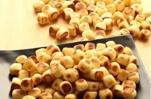 1个鸡蛋，半斤面粉，不用一滴油，试试这样做一次，一大盘不够吃