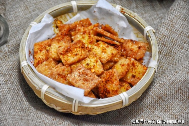 自制椒盐，只加花椒食盐还不够香，教你个配方，炒菜当蘸料都好吃