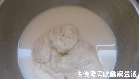筋道|做凉皮太厚又开裂？大厨教你一招：掌握好比例跟配方，吃着还筋道