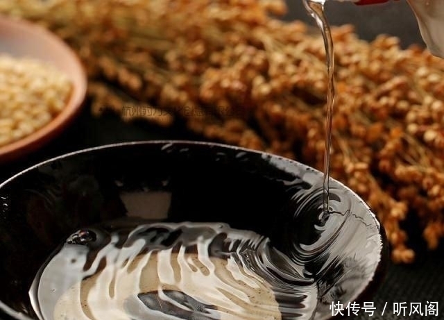 白酒|14块的牛栏山、140的海之蓝和1400的茅台,喝起来到底差什么?