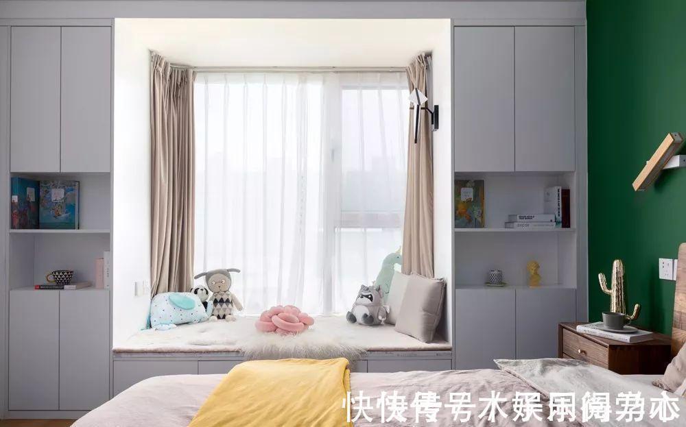 窗帘|飘窗窗帘靠墙好还是靠窗好?不同方式差别大,很多人都装错了!