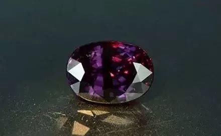 月光石 8种珠宝界特有的光学效应,又美又神奇,能认识一半都算行家啦!