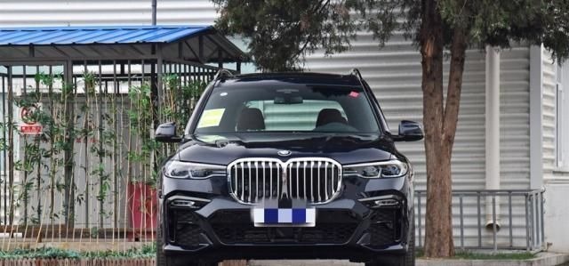 宝马X7对比奔驰GLS,一个22寸标配车轮,