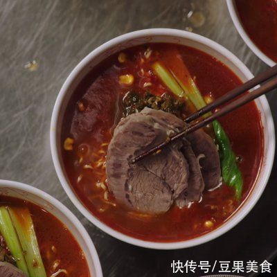 老坛酸菜牛肉面|《深夜食堂》老坛酸菜牛肉面-神仙吃法