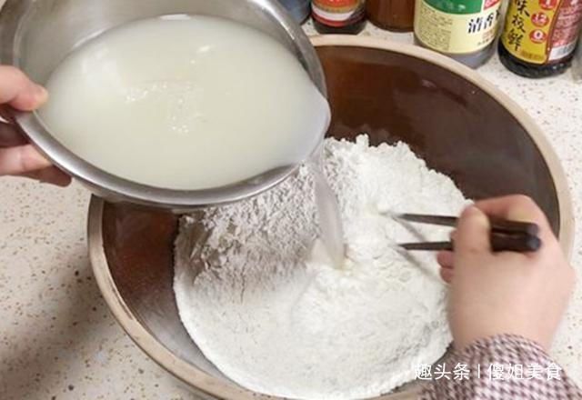 我家发面时只放“2样”,8分钟发满盆,蒸出的馒头比买的还好吃