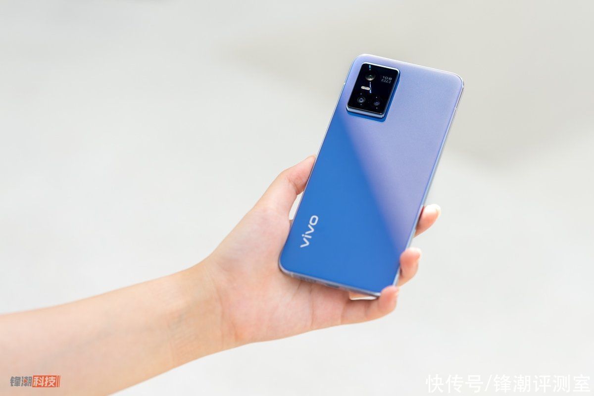 系列|vivo S10 Pro图赏：光致变色，打造专属于你的个性后盖