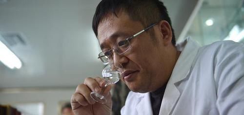 男性|男人每天喝点酒，身体会怎么样专家的话有点意外，麻烦正确对待