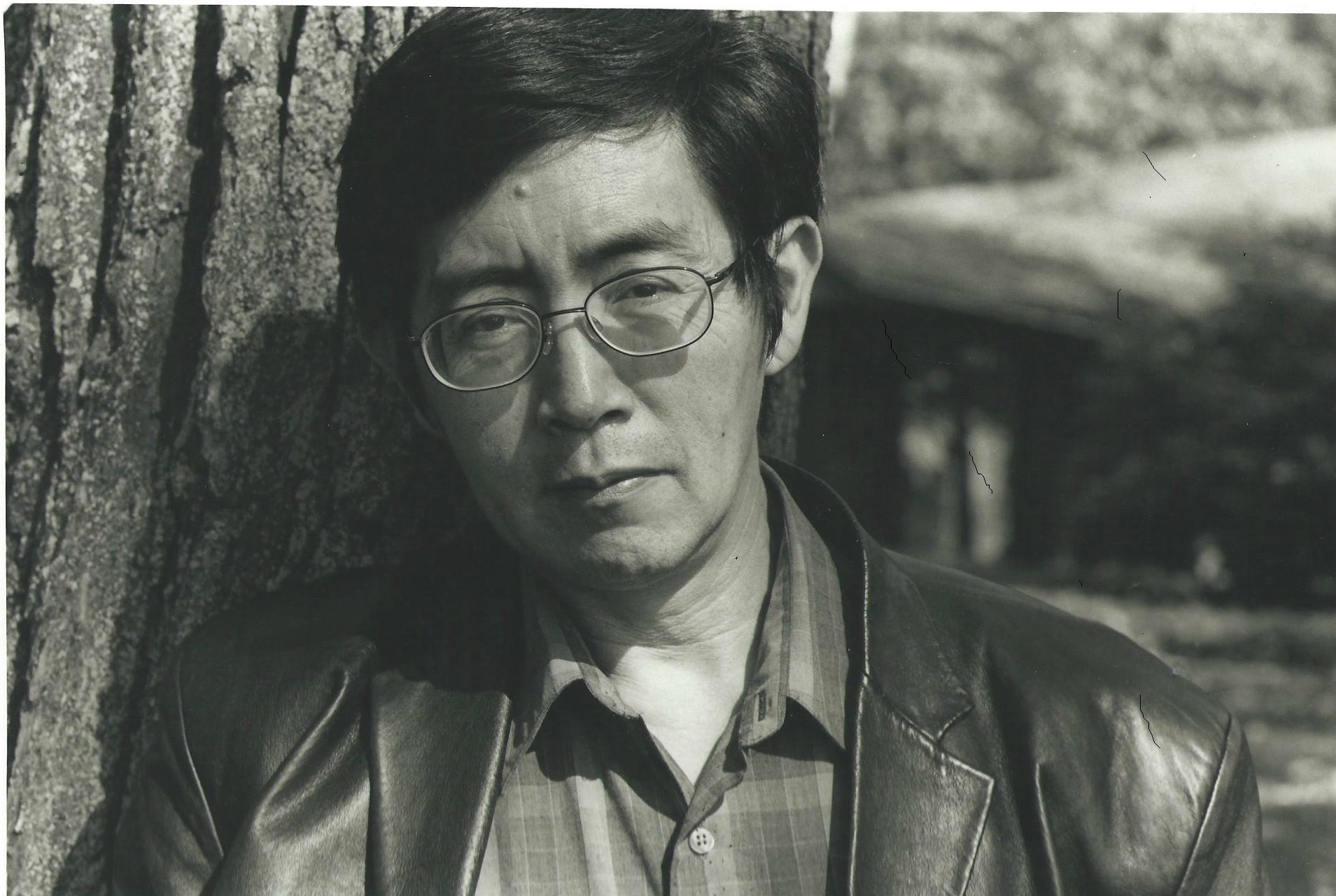 北岛$我国健在的作家,有几人的文学成就,可以超越或比肩莫言