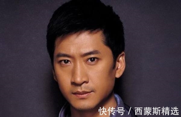 笔墨$周杰的书法个性很强,笔法刚健有力,算是演员中写得比较好的