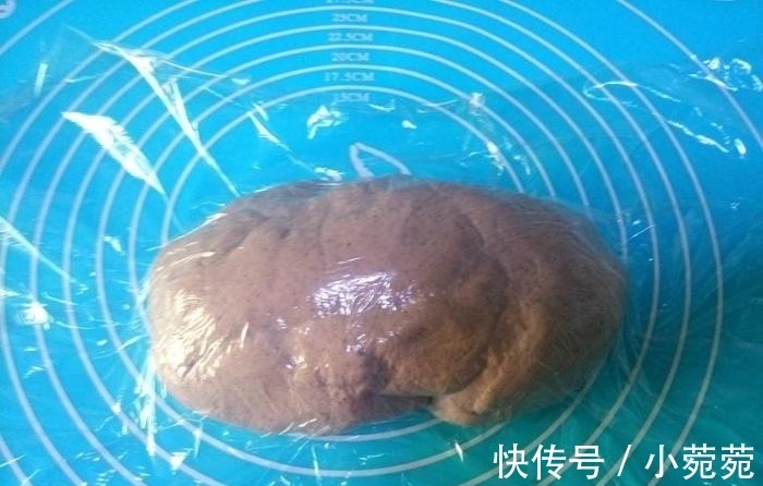 玉米油|做了7年面包，第一次做“黑面包”，女儿一口气吃了两个，真好吃