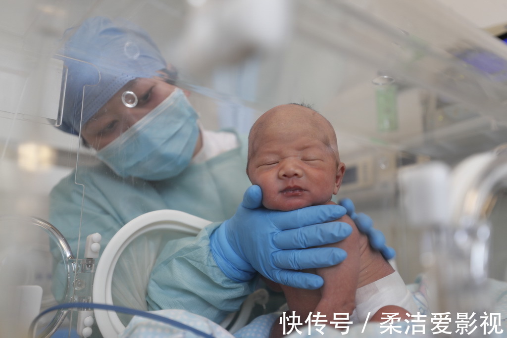 生孩子|生孩子到底是哪里痛?和电视上演的不一样,听听生过的宝妈怎么说