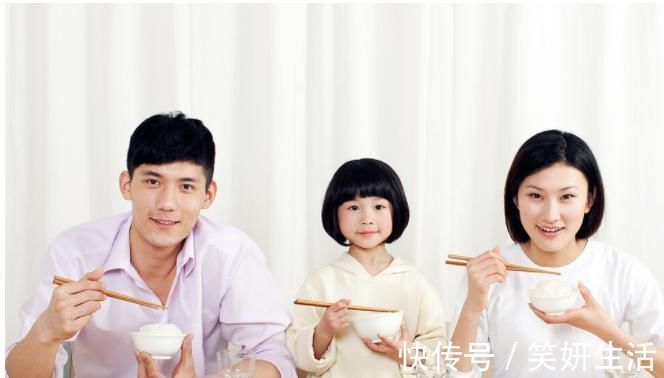 含糖饮料|血糖高怎么办专家建议生活三个慢，饮食四不吃，血糖也稳稳的