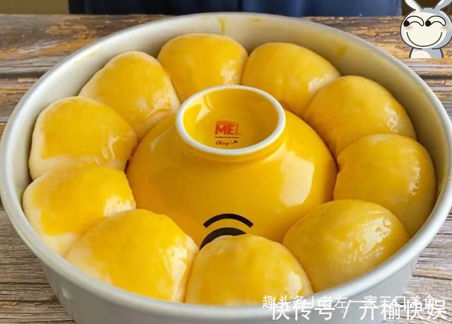 用烤箱也能做面包，半碗面粉3个鸡蛋，简单一蒸好吃不上火