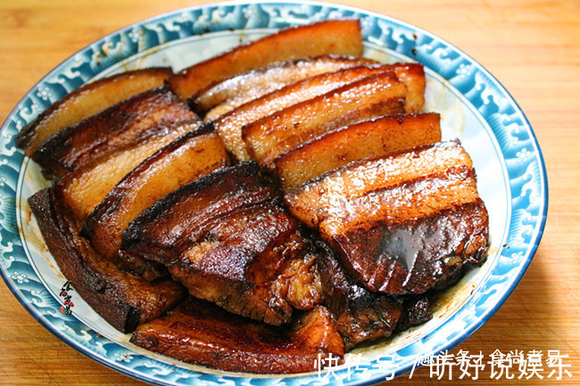 客家扣肉此做法,配菜比肉类还好吃,香香糯糯不油腻,下饭一级棒