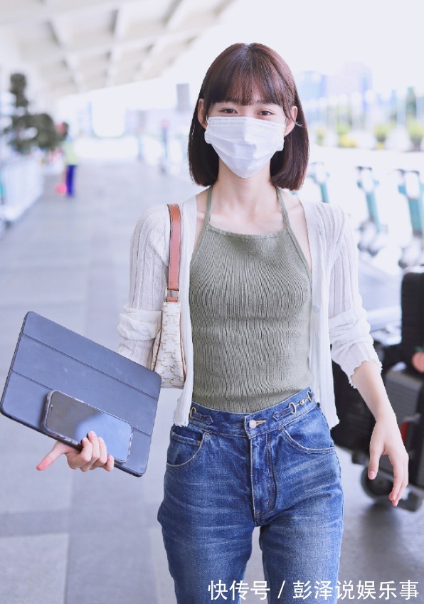 小开衫 现在正是穿小开衫的季节!遮肉又显瘦,搭配裙子太美了