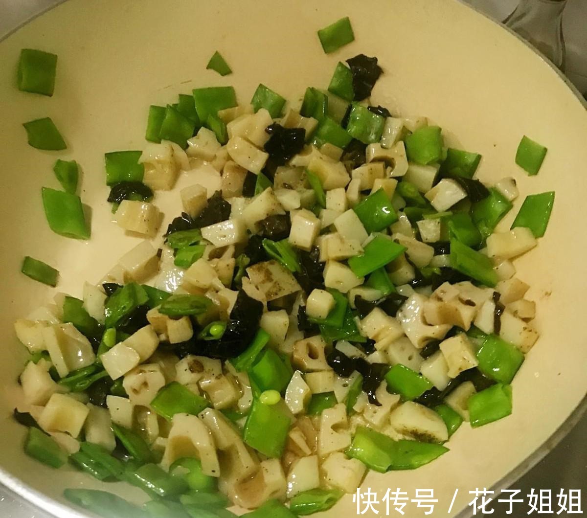 食材|好吃到流泪的别样蛋炒饭,食材丰富,好吃还好看!