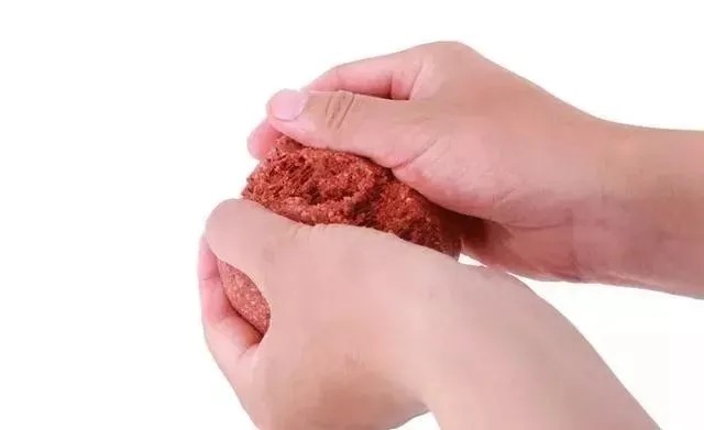 饵料|冬钓鲫鱼爆护的制胜法宝,这些技巧让你玩转拉饵