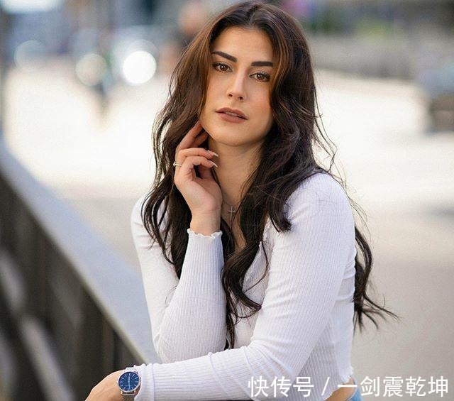 美女|美丽迷人的德国慕尼黑时尚达人利亚·米特鲁