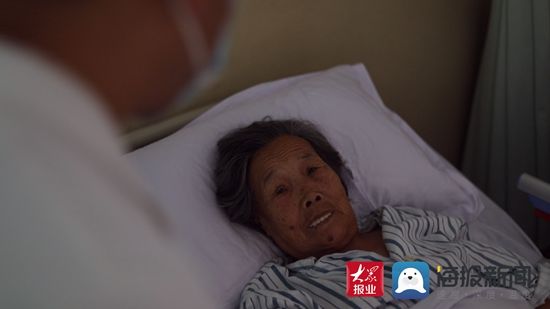 岚山区人民医院|这操作！91岁老太手术后第2天就能下床！
