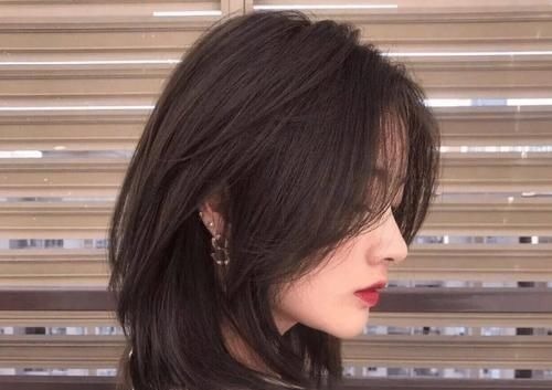 锁骨 5款适合头发稀少的发型,高级时髦还显发量,拯救头发少的困扰