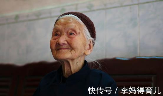 老年人|到了60岁走路能延缓衰老？坚持做好3件事，比走路更管用