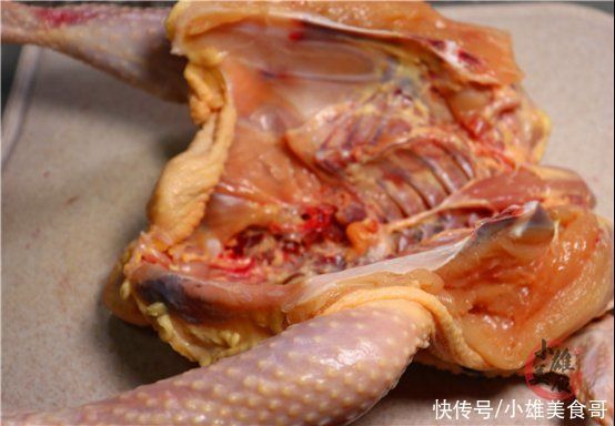 皮下组织|教你一招识别注胶鸡，卖鸡老板自己都不吃，别再买错了