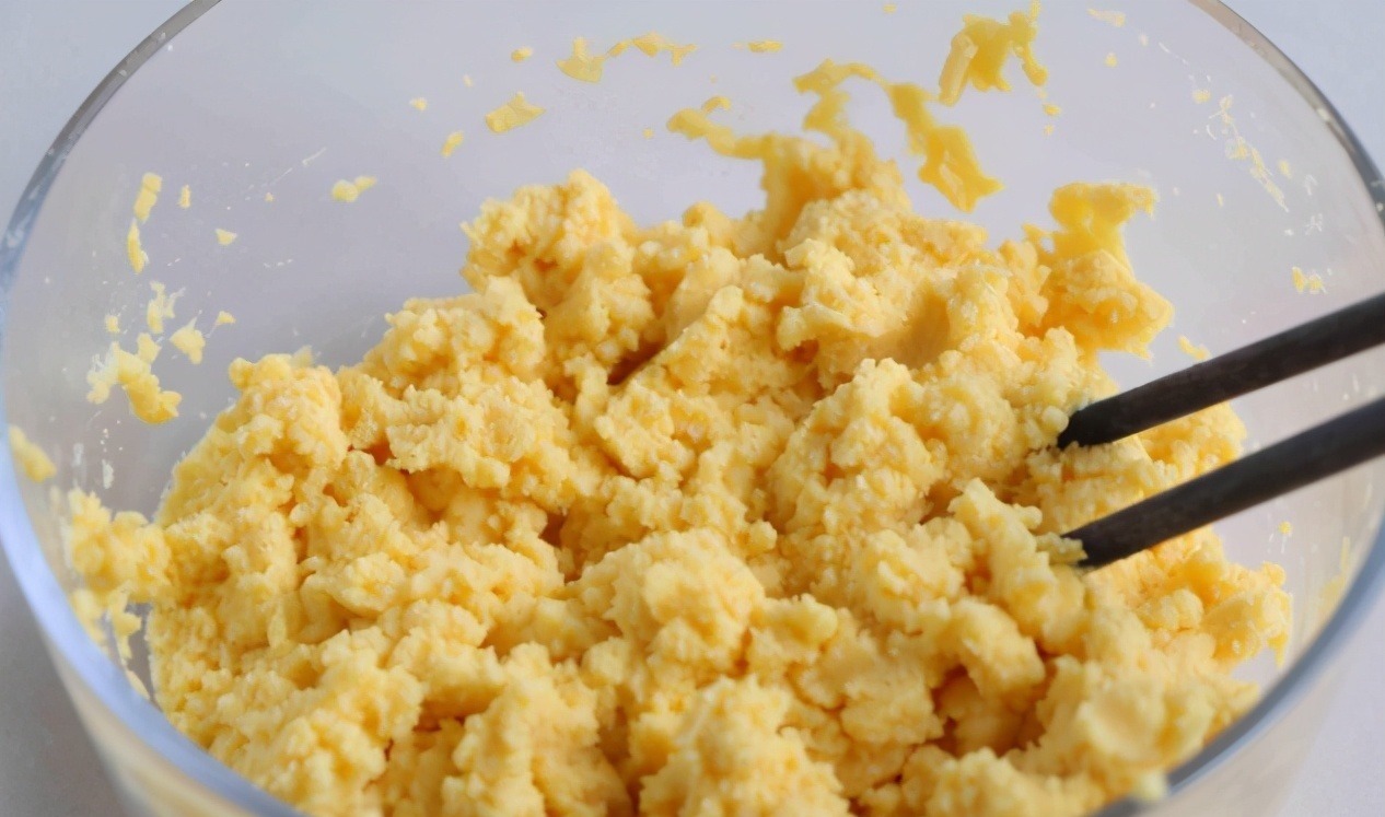 做玉米面馒头，牢记1个窍门，馒头香软不粗糙，比白面馒头更好吃