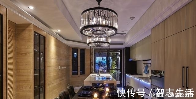 玄关|现代风的设计奢华又时尚,入户第一眼就被迷住了,温馨舒适又大气