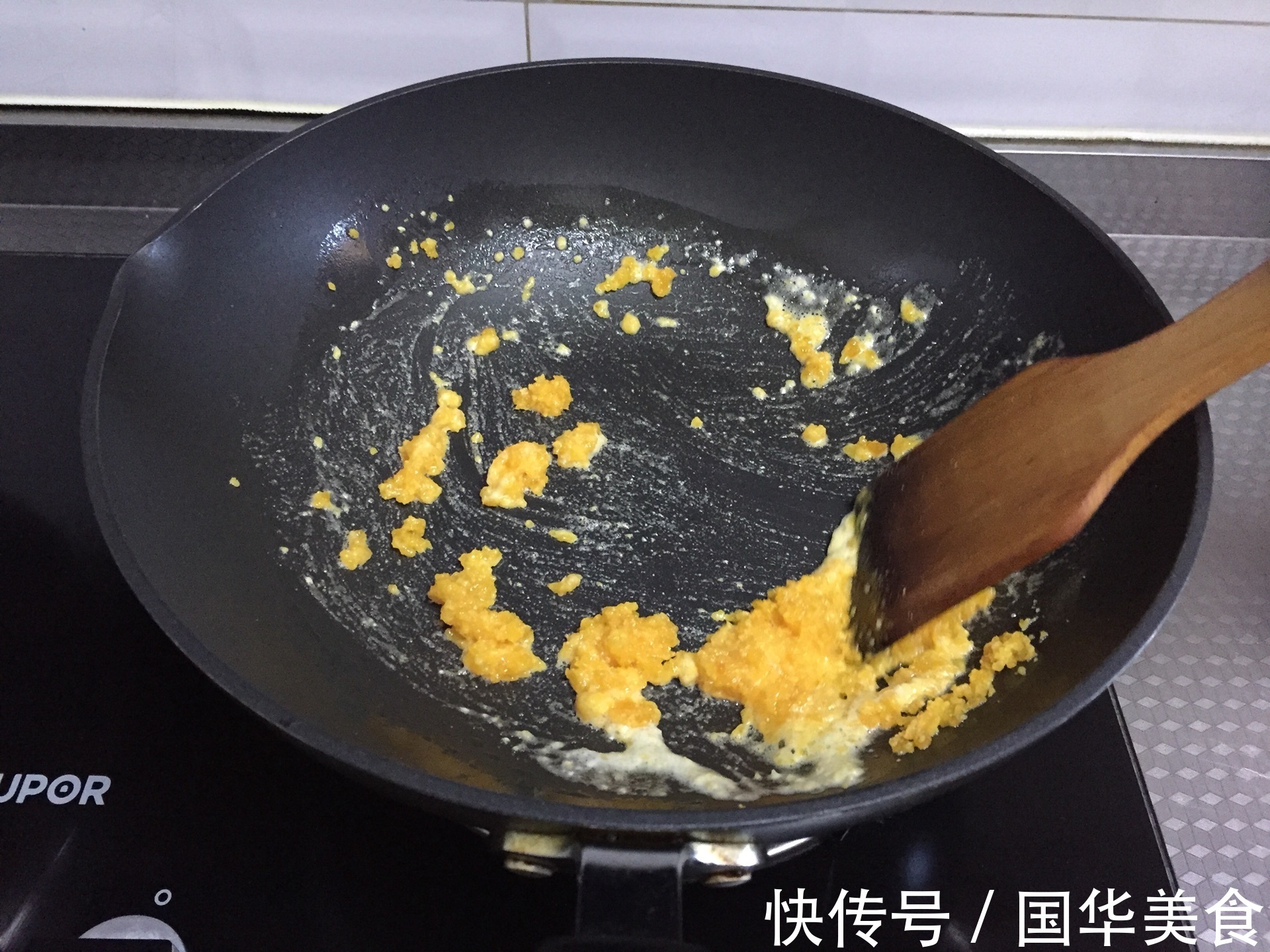 鸭蛋味|蛋黄焗南瓜,制作简单,美味健康