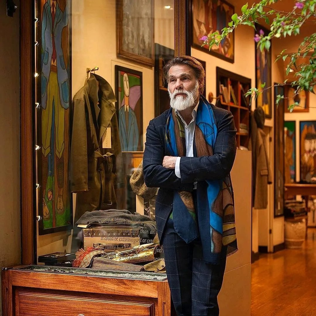 绅装博主有很多,但像 Simone Righi 这么“狂”的还真少见